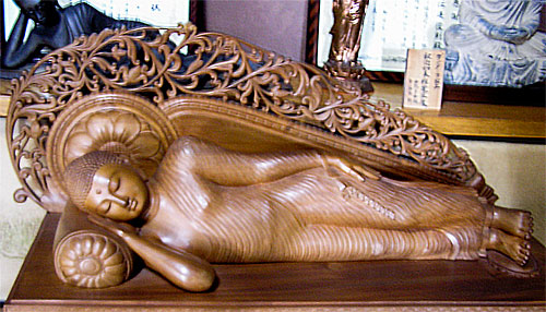 錫杖寺の涅槃像