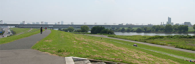 戸田橋を埼玉側から撮影